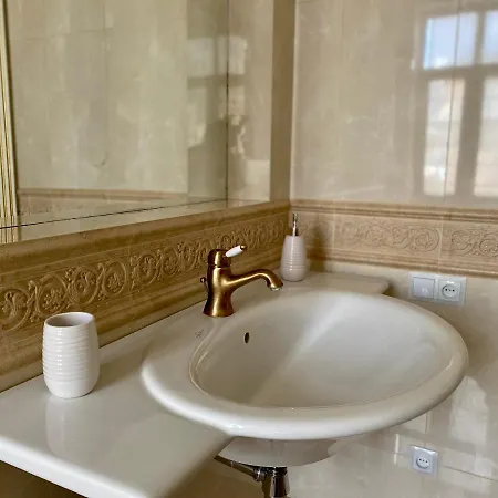 Royal Apartment *